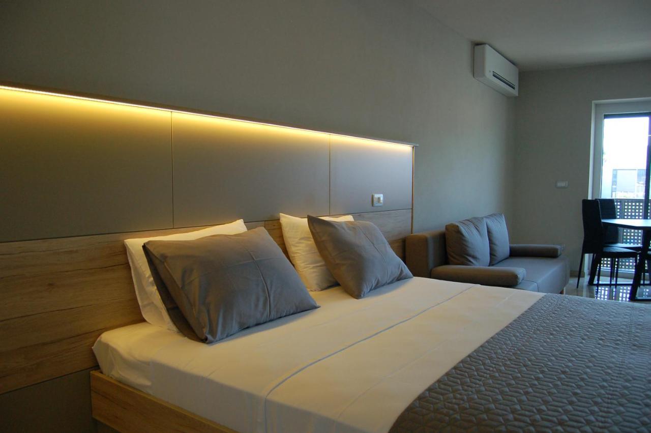 Rooms And Apartments Lisjak Копер Екстериор снимка