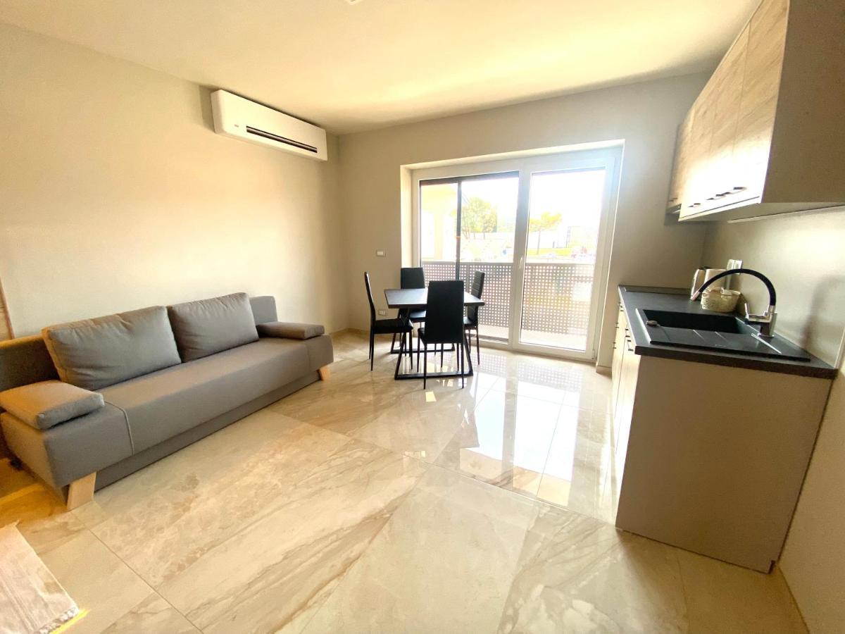 Rooms And Apartments Lisjak Копер Екстериор снимка