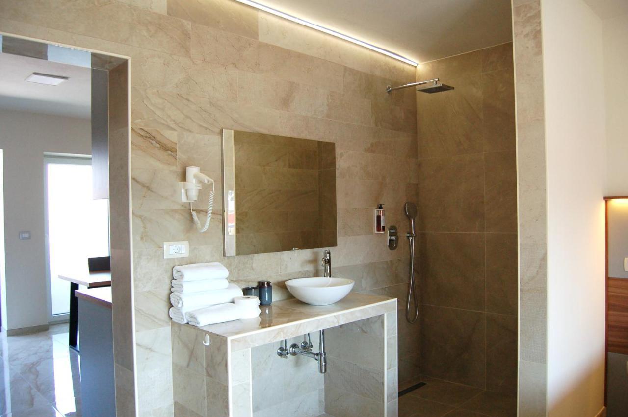 Rooms And Apartments Lisjak Копер Екстериор снимка