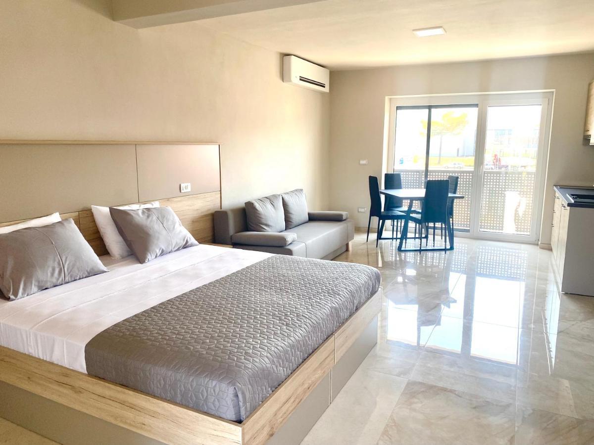 Rooms And Apartments Lisjak Копер Екстериор снимка