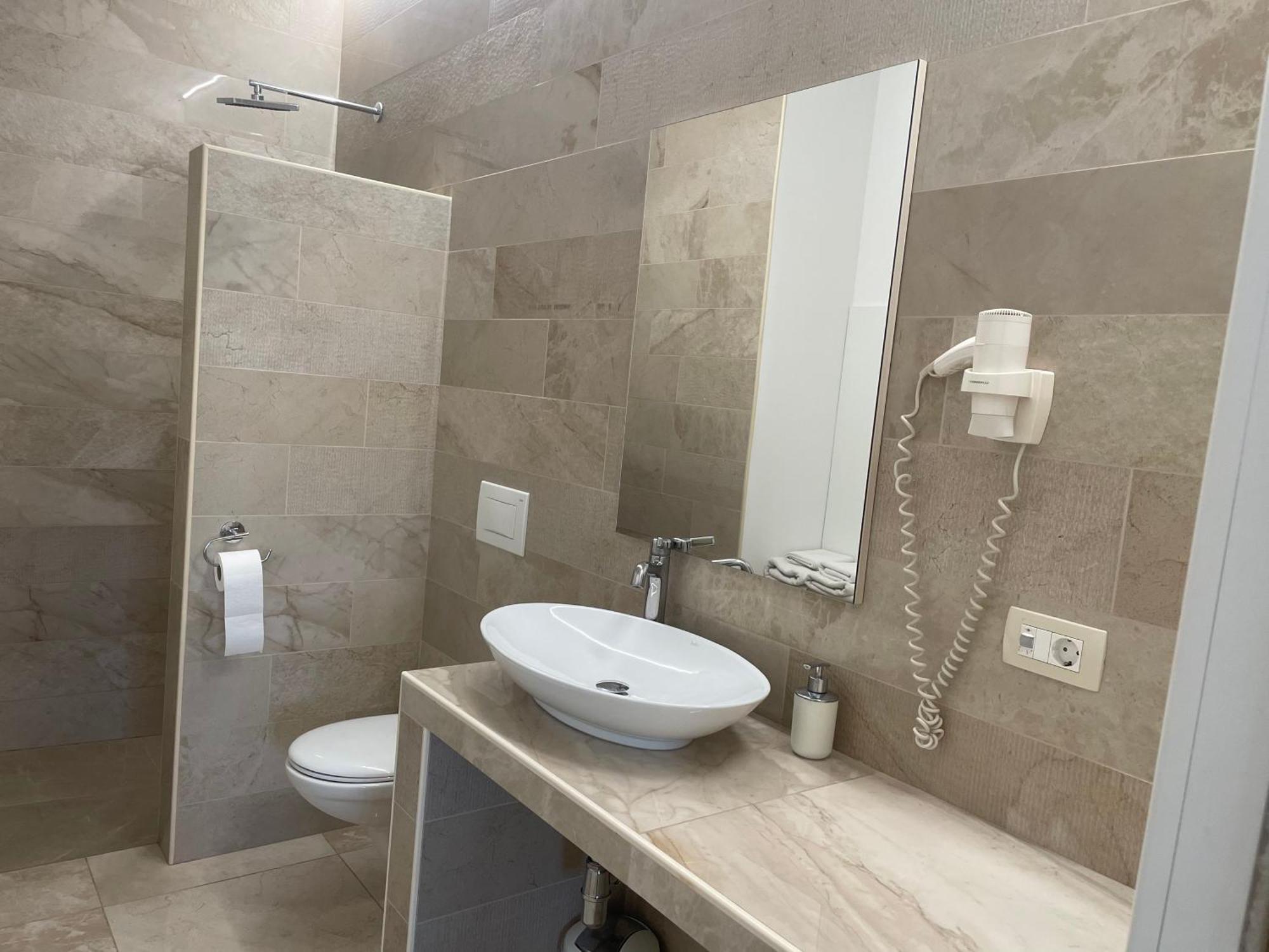 Rooms And Apartments Lisjak Копер Екстериор снимка